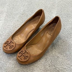 Tory Burch wedge size 7